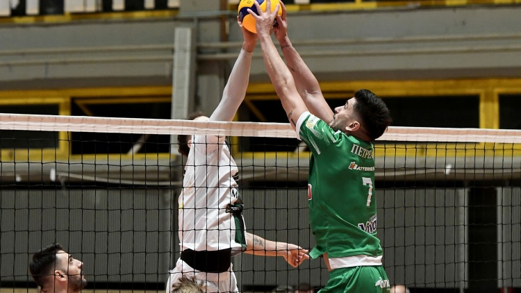 &Mu;&epsilon; &tau;&omicron; &Mu;ί&lambda;&omega;&nu;&alpha; &omicron; &Pi;&alpha;&nu;&alpha;&theta;&eta;&nu;&alpha;ϊ&kappa;ό&sigmaf; &sigma;&tau;&omicron; Final 4 &tau;&omicron;&upsilon; &Kappa;&upsilon;&pi;έ&lambda;&lambda;&omicron;&upsilon;!