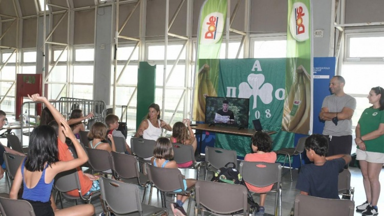Time Out &gamma;&iota;&alpha;&hellip; &Alpha;&gamma;&gamma;&lambda;&iota;&kappa;ά &sigma;&tau;&omicron; Summer Camp &tau;&omicron;&upsilon; &Pi;&alpha;&nu;&alpha;&theta;&eta;&nu;&alpha;ϊ&kappa;&omicron;ύ