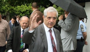 &Omicron; &phi;ό&rho;&omicron;&sigmaf; &tau;&iota;&mu;ή&sigmaf; &tau;&omega;&nu; &alpha;&kappa;&alpha;&delta;&eta;&mu;&iota;ώ&nu; &sigma;&tau;&omicron;&nu; &Pi;&alpha;ύ&lambda;&omicron; &Gamma;&iota;&alpha;&nu;&nu;&alpha;&kappa;ό&pi;&omicron;&upsilon;&lambda;&omicron;