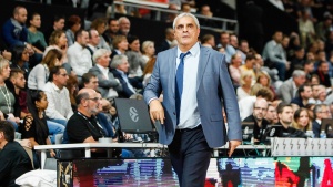 &Pi;&epsilon;&delta;&omicron;&upsilon;&lambda;ά&kappa;&eta;&sigmaf;: &laquo;&Delta;&epsilon; &delta;&iota;&alpha;&beta;ά&zeta;&omega;, &delta;&epsilon;&nu; &alpha;&kappa;&omicron;ύ&omega; &tau;&iota; &lambda;έ&gamma;&epsilon;&tau;&alpha;&iota;&raquo;