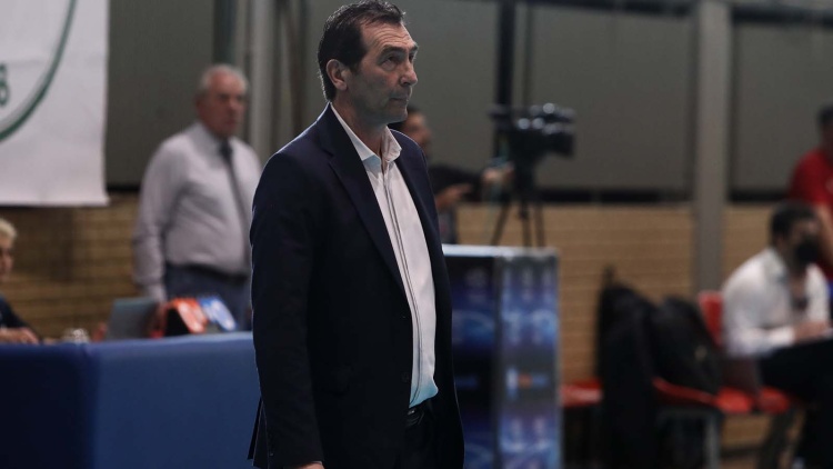 &Delta;. &Alpha;&nu;&delta;&rho;&epsilon;ό&pi;&omicron;&upsilon;&lambda;&omicron;&sigmaf;: &laquo;O &Omicron;&lambda;&upsilon;&mu;&pi;&iota;&alpha;&kappa;ό&sigmaf; ή&tau;&alpha;&nu; &alpha;&upsilon;&tau;ό&sigmaf; &pi;&omicron;&upsilon; &pi;&epsilon;&rho;&iota;&mu;έ&nu;&alpha;&mu;&epsilon;, &epsilon;&mu;&epsilon;ί&sigmaf; &delta;&epsilon;&nu; &pi;&alpha;ί&xi;&alpha;&mu;&epsilon; &kappa;&alpha;&lambda;ά&raquo;
