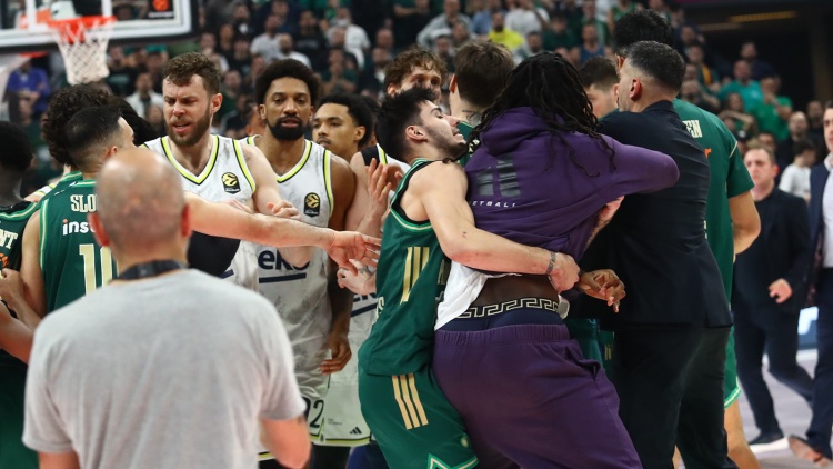Euroleague: &Tau;&iota;&mu;&omega;&rho;ί&alpha; &kappa;&alpha;&iota; &pi;&rho;ό&sigma;&tau;&iota;&mu;&omicron; &sigma;&epsilon; &Lambda;&epsilon;&sigma;ό&rho; &kappa;&alpha;&iota; &Pi;&alpha;&nu;&alpha;&theta;&eta;&nu;&alpha;ϊ&kappa;ό &gamma;&iota;&alpha; &tau;&omicron; &mu;&alpha;&tau;&sigmaf; &mu;&epsilon; &tau;&eta; &Phi;&epsilon;&nu;έ&rho;
