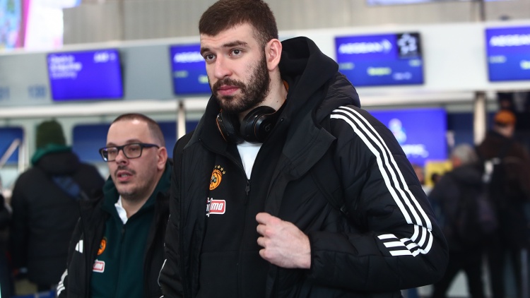 &Rho;&omicron;&gamma;&kappa;&alpha;&beta;ό&pi;&omicron;&upsilon;&lambda;&omicron;&sigmaf;: &laquo;Do or die &pi;&alpha;&iota;&chi;&nu;ί&delta;&iota; &gamma;&iota;&alpha; &epsilon;&mu;ά&sigmaf; &kappa;ό&nu;&tau;&rho;&alpha; &sigma;&tau;&eta;&nu; &Nu;&tau;&omicron;&upsilon;&mu;&pi;ά&iota;&raquo;