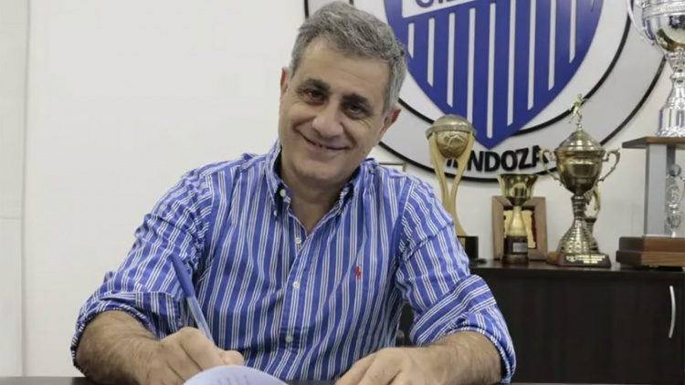 &Pi;&rho;ό&epsilon;&delta;&rho;&omicron;&sigmaf; &Gamma;&omicron;&delta;ό&iota; &Kappa;&rho;&omicron;&upsilon;&zeta; &gamma;&iota;&alpha; &Alpha;&nu;&tau;ί&nu;&omicron;: &laquo;&Omicron;&iota; Έ&lambda;&lambda;&eta;&nu;&epsilon;&sigmaf; ά&lambda;&lambda;&alpha;&xi;&alpha;&nu; &tau;&iota;&sigmaf; &mu;&epsilon;&tau;&alpha;&beta;&lambda;&eta;&tau;έ&sigmaf; &ndash; &Kappa;&alpha;&theta;&omicron;&rho;&iota;&sigma;&tau;&iota;&kappa;ό&sigmaf; &omicron; &Mu;&pi;&epsilon;&nu;ί&tau;&epsilon;&theta;&raquo;