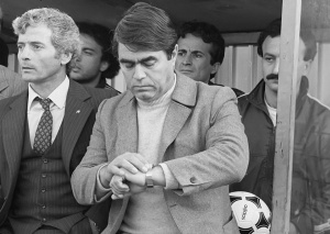 &laquo;Έ&phi;&upsilon;&gamma;&epsilon;&raquo; &omicron; &laquo;&kappa;&alpha;&tau;ά&sigma;&kappa;&omicron;&pi;&omicron;&sigmaf;&raquo; &Gamma;&iota;ά&nu;&nu;&eta;&sigmaf; &Kappa;&alpha;&lambda;&omicron;&gamma;&epsilon;&rho;ά&sigmaf; (pic)