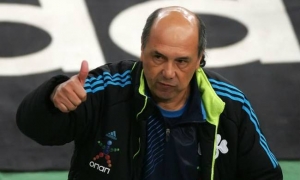 &Rho;ό&tau;&sigma;&alpha;: &laquo;&Epsilon;&xi;&alpha;&phi;&alpha;&nu;ί&sigma;&tau;&eta;&kappa;&alpha;&nu; ό&lambda;&alpha; &tau;&alpha; &chi;&rho;ή&mu;&alpha;&tau;&alpha;&raquo;