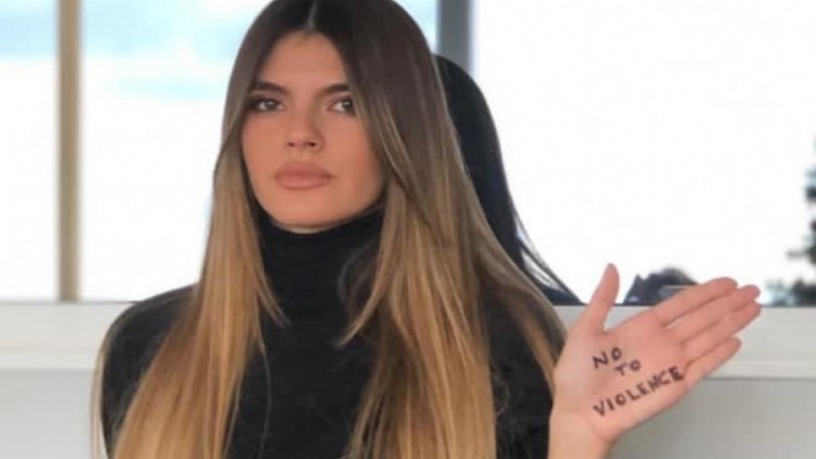 &Tau;&omicron; &laquo;&pi;&rho;ά&sigma;&iota;&nu;&omicron;&raquo; &pi;&rho;&omega;&tau;ό&tau;&upsilon;&pi;&omicron; &mu;ή&nu;&upsilon;&mu;&alpha; &gamma;&iota;&alpha; &tau;&eta;&nu; &Pi;&alpha;&gamma;&kappa;ό&sigma;&mu;&iota;&alpha; &Eta;&mu;έ&rho;&alpha; &epsilon;&xi;ά&lambda;&epsilon;&iota;&psi;&eta;&sigmaf; &tau;&eta;&sigmaf; &beta;ί&alpha;&sigmaf; &kappa;&alpha;&tau;ά &tau;&omega;&nu; &gamma;&upsilon;&nu;&alpha;&iota;&kappa;ώ&nu; (pics)