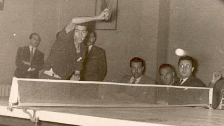 Έ&phi;&upsilon;&gamma;&epsilon; &omicron; &Sigma;&pi;ή&lambda;&iota;&omicron;&sigmaf; &Gamma;&iota;&alpha;&nu;&nu;&alpha;&kappa;ό&pi;&omicron;&upsilon;&lambda;&omicron;&sigmaf;, &sigma;&upsilon;&lambda;&lambda;&upsilon;&pi;&eta;&tau;ή&rho;&iota;&alpha; &alpha;&pi;ό &tau;&omicron;&nu; &Pi;&alpha;&nu;&alpha;&theta;&eta;&nu;&alpha;ϊ&kappa;ό