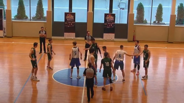 Rising Stars: &Sigma;&upsilon;&nu;έ&chi;&iota;&sigma;&epsilon; &mu;&epsilon; &nu;ί&kappa;&eta; &omicron; &Pi;&alpha;&nu;&alpha;&theta;&eta;&nu;&alpha;ϊ&kappa;ό&sigmaf; (vid)