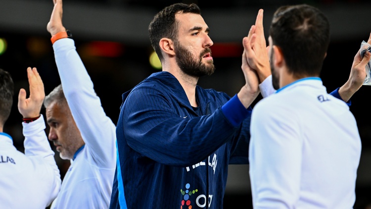 &Kappa;&omicron;&upsilon;&zeta;έ&lambda;&omicron;&gamma;&lambda;&omicron;&upsilon;: &laquo;&Alpha;&nu;&upsilon;&pi;&omicron;&mu;&omicron;&nu;ώ &nu;&alpha; &xi;&epsilon;&kappa;&iota;&nu;ή&sigma;&omega; &tau;&eta; &delta;&omicron;&upsilon;&lambda;&epsilon;&iota;ά &sigma;&tau;&omicron;&nu; &Pi;&alpha;&nu;&alpha;&theta;&eta;&nu;&alpha;ϊ&kappa;ό&raquo;