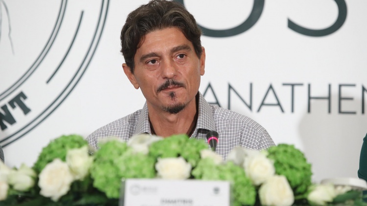 &Delta;. &Gamma;&iota;&alpha;&nu;&nu;&alpha;&kappa;ό&pi;&omicron;&upsilon;&lambda;&omicron;&sigmaf;: &laquo;&Delta;&epsilon;&nu; &mu;&omicron;&upsilon; &epsilon;&pi;&iota;&tau;&rho;έ&pi;&epsilon;&tau;&alpha;&iota; &nu;&alpha; &beta;&rho;&epsilon;&theta;ώ &sigma;&tau;&omicron; &Kappa;&alpha;&lambda;&lambda;&iota;&mu;ά&rho;&mu;&alpha;&rho;&omicron;&raquo;