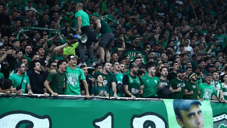O &Pi;&alpha;&nu;&alpha;&theta;&eta;&nu;&alpha;ϊ&kappa;ό&sigmaf; &epsilon;&upsilon;&chi;&alpha;&rho;ί&sigma;&tau;&eta;&sigma;&epsilon; &tau;&omicron;&upsilon;&sigmaf; &phi;&iota;&lambda;ά&theta;&lambda;&omicron;&upsilon;&sigmaf; &tau;&omicron;&upsilon; &gamma;&iota;&alpha; &tau;&omicron; sold out &sigma;&tau;&alpha; &delta;&iota;&alpha;&rho;&kappa;&epsilon;ί&alpha;&sigmaf; (vid)