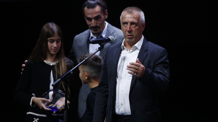 &Nu;ί&kappa;&omicron;&sigmaf; &Nu;&iota;ό&pi;&lambda;&iota;&alpha;&sigmaf;: &laquo;&Epsilon;ύ&chi;&omicron;&mu;&alpha;&iota; &sigma;&tau;&omicron;&nu; &Lambda;έ&tau;&omicron; &nu;&alpha; &pi;ά&rho;&epsilon;&iota; &nu;&tau;&alpha;&mu;&pi;&lambda; &mu;&epsilon; &tau;&omicron;&nu; &Pi;&alpha;&nu;&alpha;&theta;&eta;&nu;&alpha;ϊ&kappa;ό &ndash; &Mu;&eta;&nu; &alpha;&rho;&gamma;ή&sigma;&epsilon;&iota;&sigmaf;, &epsilon;ί&nu;&alpha;&iota; &pi;&omicron;&lambda;&lambda;ά &tau;&alpha; 15 &chi;&rho;ό&nu;&iota;&alpha;!&raquo;