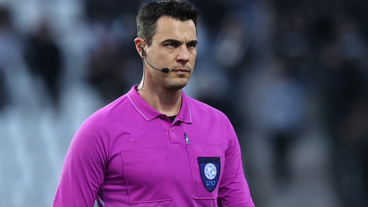 &Alpha;&upsilon;&tau;ό&sigmaf; &sigma;&phi;&upsilon;&rho;ί&zeta;&epsilon;&iota; &sigma;&tau;&omicron; &Kappa;&alpha;&lambda;&lambda;&iota;&theta;έ&alpha; - &Pi;&alpha;&nu;&alpha;&theta;&eta;&nu;&alpha;ϊ&kappa;ό&sigmaf; &sigma;&tau;&eta; &Lambda;&epsilon;&omega;&phi;ό&rho;&omicron;