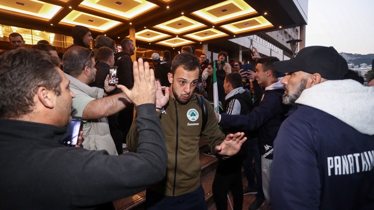 &Alpha;&pi;&omicron;&theta;&epsilon;ώ&theta;&eta;&kappa;&epsilon; &eta; &alpha;&pi;&omicron;&sigma;&tau;&omicron;&lambda;ή &tau;&omicron;&upsilon; &Pi;&alpha;&nu;&alpha;&theta;&eta;&nu;&alpha;ϊ&kappa;&omicron;ύ &sigma;&tau;&omicron; &xi;&epsilon;&nu;&omicron;&delta;&omicron;&chi;&epsilon;ί&omicron;! (pics)