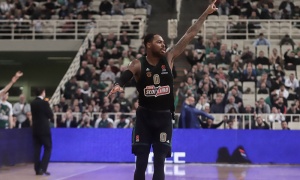 &Tau;ό&mu;&alpha;&sigmaf;: &laquo;&Nu;&iota;ώ&theta;&omega; &tau;έ&lambda;&epsilon;&iota;&alpha; &sigma;&tau;&omicron;&nu; &Pi;&alpha;&nu;&alpha;&theta;&eta;&nu;&alpha;ϊ&kappa;ό&raquo; (vid)