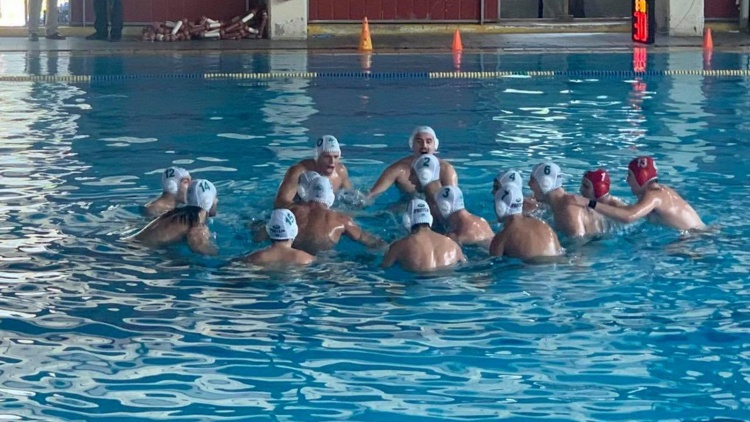 &Sigma;&tau;&eta;&nu; &tau;&epsilon;&lambda;&iota;&kappa;ή &phi;ά&sigma;&eta; &omicron;&iota; &Nu;έ&omicron;&iota;