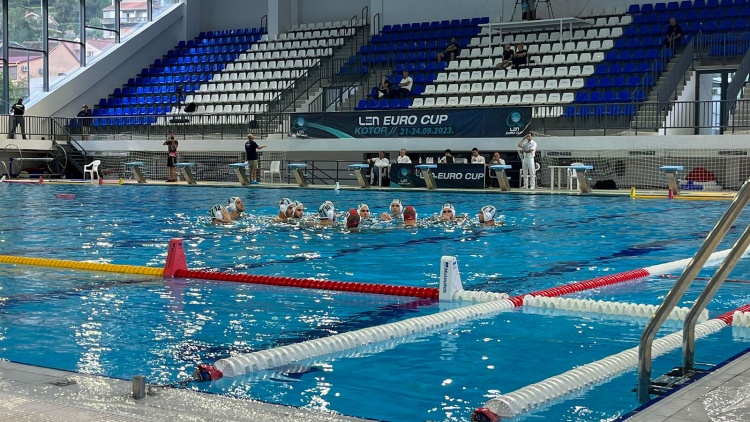 &Omicron;&lambda;&omicron;&kappa;&lambda;ή&rho;&omega;&sigma;&epsilon; &mu;&epsilon; ή&tau;&tau;&alpha; &tau;&iota;&sigmaf; &upsilon;&pi;&omicron;&chi;&rho;&epsilon;ώ&sigma;&epsilon;&iota;&sigmaf; &tau;&omicron;&upsilon; &sigma;&tau;&omicron; LEN Euro Cup &omicron; &Pi;&alpha;&nu;&alpha;&theta;&eta;&nu;&alpha;ϊ&kappa;ό&sigmaf;