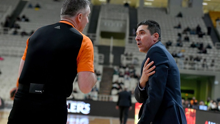 &Delta;&iota;&alpha;&mu;&alpha;&rho;&tau;&upsilon;&rho;ή&theta;&eta;&kappa;&epsilon; &epsilon;&pi;ί&sigma;&eta;&mu;&alpha; &sigma;&tau;&eta;&nu; Euroleague &gamma;&iota;&alpha; &tau;&eta; &delta;&iota;&alpha;&iota;&tau;&eta;&sigma;ί&alpha; &omicron; &Pi;&alpha;&nu;&alpha;&theta;&eta;&nu;&alpha;ϊ&kappa;ό&sigmaf;