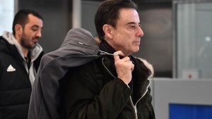&Chi;&omega;&rho;ί&sigmaf; &Beta;&omicron;&upsilon;&gamma;&iota;&omicron;ύ&kappa;&alpha;, &alpha;&lambda;&lambda;ά &mu;&epsilon; &Pi;&alpha;&pi;&pi;ά &alpha;&nu;&alpha;&chi;ώ&rho;&eta;&sigma;&epsilon; &gamma;&iota;&alpha; &Beta;&epsilon;&lambda;&iota;&gamma;&rho;ά&delta;&iota; &omicron; &Pi;&alpha;&nu;&alpha;&theta;&eta;&nu;&alpha;ϊ&kappa;ό&sigmaf; (pic)