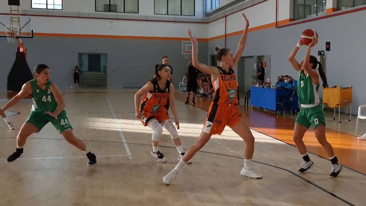 &Phi;&iota;&lambda;&iota;&kappa;ό &laquo;&xi;&epsilon;&mu;&omicron;ύ&delta;&iota;&alpha;&sigma;&mu;&alpha;&raquo; &mu;&epsilon; &nu;ί&kappa;&eta; &gamma;&iota;&alpha; &tau;&omicron;&nu; &Pi;&alpha;&nu;&alpha;&theta;&eta;&nu;&alpha;ϊ&kappa;ό