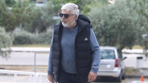 &Alpha;&nu;&alpha;&kappa;&omicron;&iota;&nu;ώ&theta;&eta;&kappa;&epsilon; &omicron; &Pi;&alpha;&pi;&alpha;&delta;ό&pi;&omicron;&upsilon;&lambda;&omicron;&sigmaf; &alpha;&pi;ό &tau;&eta; &Zeta;&epsilon;&nu;ί&tau; (pic)