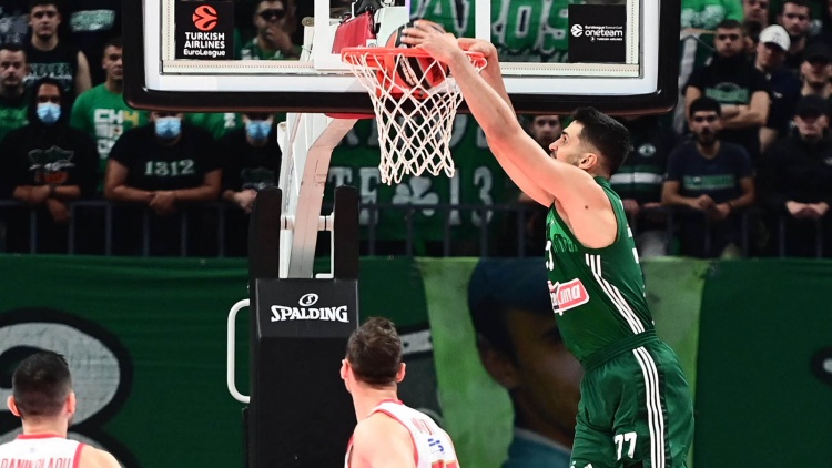 &Delta;&iota;&pi;&lambda;ό&sigmaf; &Pi;&alpha;&nu;&alpha;&theta;&eta;&nu;&alpha;ϊ&kappa;ό&sigmaf; &sigma;&tau;&omicron; Top 10 &tau;&eta;&sigmaf; 8&eta;&sigmaf; &alpha;&gamma;&omega;&nu;&iota;&sigma;&tau;&iota;&kappa;ή&sigmaf; &tau;&eta;&sigmaf; Euroleague (vid)
