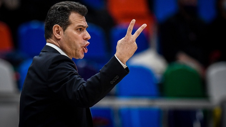 &Iota;&tau;&omicron;ύ&delta;&eta;&sigmaf;: &laquo;&Theta;&alpha; &epsilon;ί&mu;&alpha;&sigma;&tau;&epsilon; &sigma;&upsilon;&gamma;&kappa;&epsilon;&nu;&tau;&rho;&omega;&mu;έ&nu;&omicron;&iota; &kappa;&alpha;&iota; &mu;&epsilon; &kappa;ί&nu;&eta;&tau;&rho;&omicron; &alpha;&pi;έ&nu;&alpha;&nu;&tau;&iota; &sigma;&epsilon; έ&nu;&alpha;&nu; &mu;&epsilon;&gamma;ά&lambda;&omicron; &alpha;&nu;&tau;ί&pi;&alpha;&lambda;&omicron;&raquo;