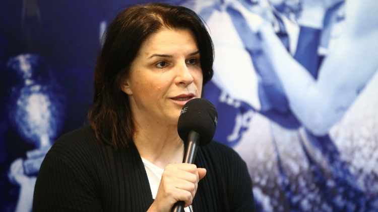 &Kappa;&alpha;&pi;&omicron;&gamma;&iota;ά&nu;&nu;&eta;: &laquo;&Delta;&epsilon;&nu; &epsilon;ί&mu;&alpha;&sigma;&tau;&epsilon; &phi;&alpha;&beta;&omicron;&rho;ί - &Theta;&alpha; &pi;&rho;έ&pi;&epsilon;&iota; &nu;&alpha; &pi;&alpha;&lambda;έ&psi;&omicron;&upsilon;&mu;&epsilon; &sigma;&kappa;&lambda;&eta;&rho;ά&raquo;