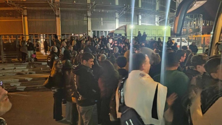&Pi;ό&lambda;&omicron;&sigmaf; έ&lambda;&xi;&eta;&sigmaf; &eta; &alpha;&pi;&omicron;&sigma;&tau;&omicron;&lambda;ή &tau;&omicron;&upsilon; &Pi;&alpha;&nu;&alpha;&theta;&eta;&nu;&alpha;ϊ&kappa;&omicron;ύ &sigma;&tau;&eta; &Theta;&epsilon;&sigma;&sigma;&alpha;&lambda;&omicron;&nu;ί&kappa;&eta; (vids)
