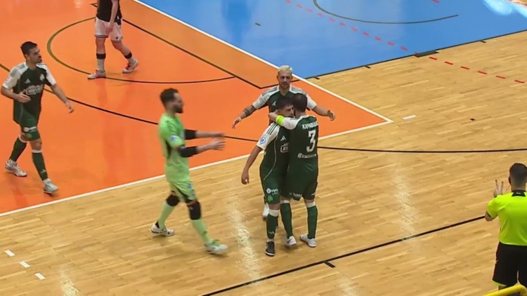 &Eta;&tau;&tau;&alpha; &tau;&omicron;&upsilon; &Pi;&alpha;&nu;&alpha;&theta;&eta;&nu;&alpha;ϊ&kappa;&omicron;ύ Futsal &alpha;&pi;ό &tau;&omicron;&upsilon;&sigmaf; &Tau;&rho;ά&chi;&omega;&nu;&epsilon;&sigmaf;