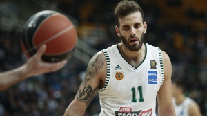 &Sigma;&tau;&omicron; &chi;&epsilon;&iota;&rho;&omicron;&upsilon;&rho;&gamma;&epsilon;ί&omicron; &omicron; &Pi;&alpha;&pi;&pi;ά&sigmaf; (pic)