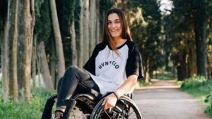 &Pi;&alpha;&nu;&alpha;&theta;&eta;&nu;&alpha;ϊ&kappa;ό&sigmaf; &Alpha;&mu;&epsilon;&Alpha;: &laquo;&Pi;&rho;ά&sigma;&iota;&nu;&eta;&raquo; &eta; &Kappa;&alpha;&lambda;&tau;&sigma;ή