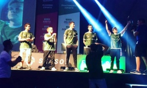 &Pi;&rho;&omega;&tau;&alpha;&theta;&lambda;&eta;&tau;ή&sigmaf; &sigma;&tau;&omicron; League of Legends &omicron; &Pi;&alpha;&nu;&alpha;&theta;&eta;&nu;&alpha;ϊ&kappa;ό&sigmaf; (vid)