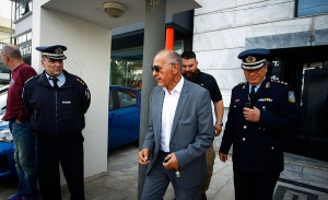 &laquo;&Upsilon;&pi;έ&rho; &tau;&eta;&sigmaf; &mu;&epsilon;ί&omega;&sigma;&eta;&sigmaf; &tau;&eta;&sigmaf; &pi;&omicron;&iota;&nu;ή&sigmaf; &omicron; &Pi;&alpha;&nu;&alpha;&theta;&eta;&nu;&alpha;ϊ&kappa;ό&sigmaf;&raquo;