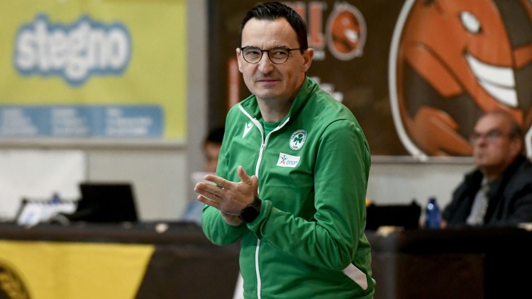 &Nu;έ&sigma;&iota;&tau;&sigmaf;: &laquo;&Pi;ά&lambda;&epsilon;&psi;&alpha;&nu; &pi;&omicron;&lambda;ύ &omicron;&iota; &pi;&alpha;ί&kappa;&tau;&rho;&iota;&epsilon;&sigmaf; &mu;&alpha;&sigmaf;&raquo;