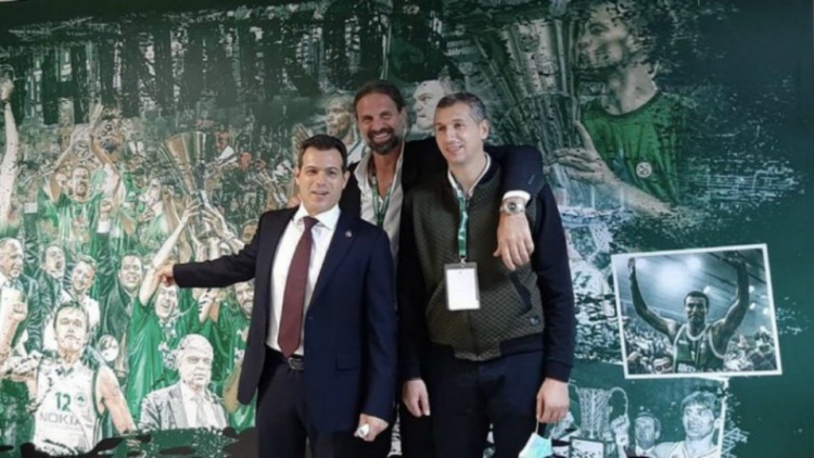 &Alpha;&lambda;&beta;έ&rho;&tau;&eta;&sigmaf;, &Delta;&iota;&alpha;&mu;&alpha;&nu;&tau;ί&delta;&eta;&sigmaf; &kappa;&alpha;&iota; &Iota;&tau;&omicron;ύ&delta;&eta;&sigmaf; &mu;&epsilon; &phi;ό&nu;&tau;&omicron; &tau;&alpha; &epsilon;&upsilon;&rho;&omega;&pi;&alpha;ϊ&kappa;ά (pic)