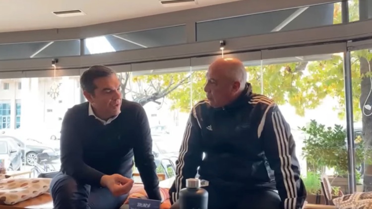 &Sigma;&upsilon;&nu;ά&nu;&tau;&eta;&sigma;&eta; &Tau;&sigma;ί&pi;&rho;&alpha; &mu;&epsilon; &Rho;ό&tau;&sigma;&alpha;: &laquo;&Tau;&omicron;&nu; &epsilon;ί&chi;&alpha; &alpha;&phi;ί&sigma;&alpha; &sigma;&tau;&omicron; &kappa;&rho;&epsilon;&beta;ά&tau;&iota; &mu;&omicron;&upsilon;&raquo; (vid)
