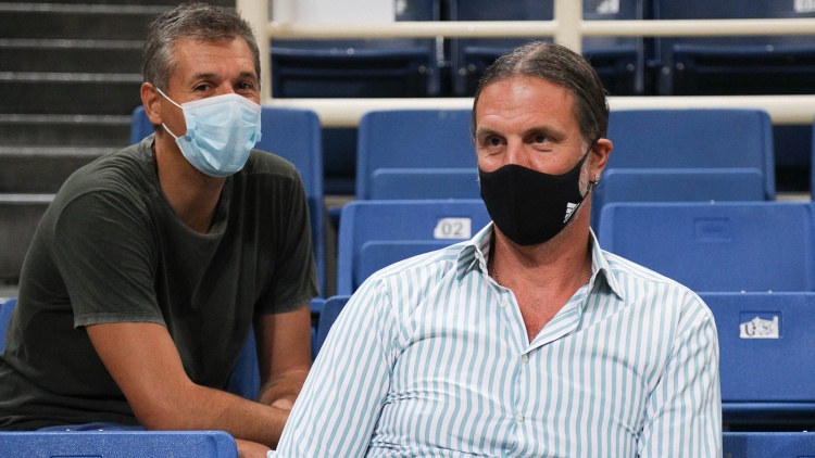 &Delta;&iota;&alpha;&mu;&alpha;&nu;&tau;ί&delta;&eta;&sigmaf;-&Alpha;&lambda;&beta;έ&rho;&tau;&eta;&sigmaf;: &laquo;&Epsilon;&pi;&iota;&sigma;&tau;&eta;&mu;&omicron;&nu;&iota;&kappa;ή &phi;&alpha;&nu;&tau;&alpha;&sigma;ί&alpha; &tau;&alpha; &pi;&epsilon;&iota;&theta;&alpha;&rho;&chi;&iota;&kappa;ά &pi;&alpha;&rho;&alpha;&pi;&tau;ώ&mu;&alpha;&tau;&alpha; &pi;&omicron;&upsilon; &alpha;&kappa;&omicron;ύ&sigma;&alpha;&mu;&epsilon; &sigma;&epsilon; &epsilon;&kappa;&pi;&omicron;&mu;&pi;έ&sigmaf;&raquo;