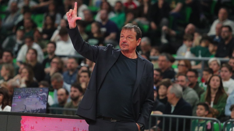 Ά&tau;&alpha;&mu;&alpha;&nu;: &laquo;&Mu;&omicron;&iota;&rho;ά&sigma;&alpha;&mu;&epsilon; &tau;&omicron; &chi;&rho;ό&nu;&omicron; - &Sigma;&kappa;&lambda;&eta;&rho;ή &eta; regular season ό&pi;&omega;&sigmaf; &theta;&alpha; &epsilon;ί&nu;&alpha;&iota; &kappa;&alpha;&iota; &tau;&alpha; Playoffs&raquo;
