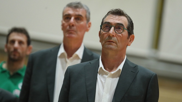&Delta;. &Alpha;&nu;&delta;&rho;&epsilon;ό&pi;&omicron;&upsilon;&lambda;&omicron;&sigmaf;: &laquo;&Chi;ά&sigma;&alpha;&mu;&epsilon; &tau;&eta; &sigma;&upsilon;&gamma;&kappa;έ&nu;&tau;&rho;&omega;&sigma;ή &mu;&alpha;&sigmaf; &ndash; &Delta;ί&kappa;&alpha;&iota;&eta; &eta; &nu;ί&kappa;&eta; &tau;&omicron;&upsilon; &Mu;ί&lambda;&omega;&nu;&alpha;&raquo;