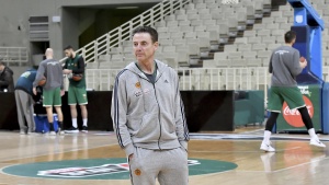 &Pi;&iota;&tau;ί&nu;&omicron;: &laquo;&Nu;&alpha; &sigma;&upsilon;&nu;&epsilon;&chi;ί&sigma;&omicron;&upsilon;&mu;&epsilon; &sigma;&tau;&omicron;&nu; ί&delta;&iota;&omicron; &rho;&upsilon;&theta;&mu;ό&raquo;