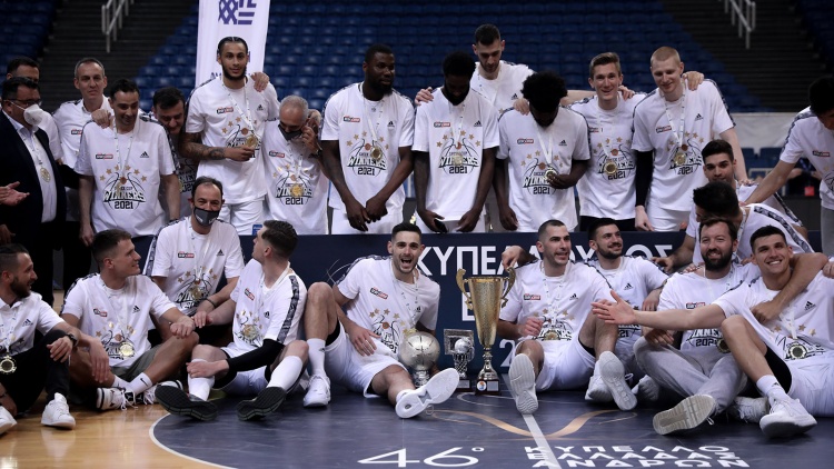 &Zeta;&epsilon;&nu;ί&tau; &gamma;&iota;&alpha; &Pi;&alpha;&nu;&alpha;&theta;&eta;&nu;&alpha;ϊ&kappa;ό: &laquo;&Pi;&alpha;&rho;ά&delta;&epsilon;&iota;&gamma;&mu;&alpha; &nu;&iota;&kappa;ή&tau;&rho;&iota;&alpha;&sigmaf; &upsilon;&pi;&epsilon;&rho;&delta;ύ&nu;&alpha;&mu;&eta;&sigmaf;&raquo; (pic)