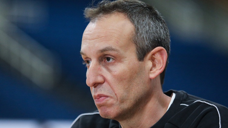 &Kappa;ά&tau;&alpha;&sigmaf;: &laquo;&Pi;&alpha;ί&kappa;&tau;&eta;&sigmaf; &kappa;&lambda;&epsilon;&iota;&delta;ί &omicron; &Chi;&epsilon;&zeta;ό&nu;&iota;&alpha; - &Nu;&alpha; &kappa;&alpha;&tau;&epsilon;&beta;ά&sigma;&omicron;&upsilon;&mu;&epsilon; &tau;&omicron; &rho;&upsilon;&theta;&mu;ό&raquo;
