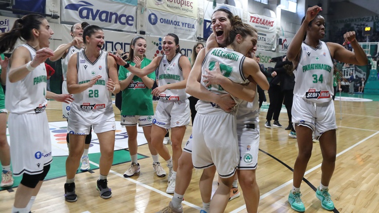 &Eta;&rho;&alpha;&kappa;&lambda;ή&sigmaf; - &Pi;&alpha;&nu;&alpha;&theta;&eta;&nu;&alpha;ϊ&kappa;ό&sigmaf;: &Theta;έ&lambda;&epsilon;&iota; &nu;ί&kappa;&eta; &tau;&omicron; &laquo;&tau;&rho;&iota;&phi;ύ&lambda;&lambda;&iota;&raquo; &sigma;&tau;&omicron; &phi;&iota;&nu;ά&lambda;&epsilon; &tau;&eta;&sigmaf; &kappa;&alpha;&nu;&omicron;&nu;&iota;&kappa;ή&sigmaf; &pi;&epsilon;&rho;&iota;ό&delta;&omicron;&upsilon;