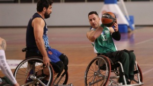 &Tau;&omicron; 13ά&rho;&iota; &tau;&omicron;&upsilon; &Pi;&alpha;&nu;&alpha;&gamma;&iota;ώ&tau;&eta; &Kappa;&omicron;&nu;&tau;&omicron;&gamma;&iota;ά&nu;&nu;&eta;