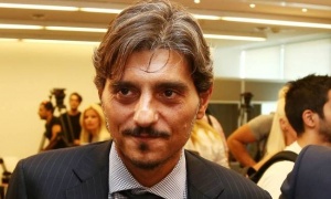 &Gamma;&iota;&alpha;&nu;&nu;&alpha;&kappa;ό&pi;&omicron;&upsilon;&lambda;&omicron;&sigmaf;: &laquo;&Epsilon;&kappa;&epsilon;ί &kappa;&alpha;&tau;ά&nu;&tau;&eta;&sigma;&epsilon;&sigmaf; &tau;&omicron; &mu;&pi;ά&sigma;&kappa;&epsilon;&tau; ά&chi;&rho;&eta;&sigma;&tau;&epsilon;&raquo;