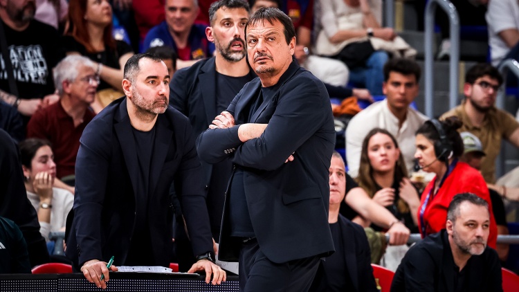 Ά&tau;&alpha;&mu;&alpha;&nu;: &laquo;&Epsilon;ί&mu;&alpha;&sigma;&tau;&epsilon; &sigma;&tau;&omicron; &pi;&iota;&omicron; &sigma;&eta;&mu;&alpha;&nu;&tau;&iota;&kappa;ό &kappa;&omicron;&mu;&mu;ά&tau;&iota; &tau;&eta;&sigmaf; &sigma;&epsilon;&zeta;ό&nu; - &Mu;&epsilon;&gamma;ά&lambda;&eta; &mu;&epsilon;&tau;&alpha;&gamma;&rho;&alpha;&phi;ή &omicron; &Lambda;&epsilon;&sigma;ό&rho;&raquo;