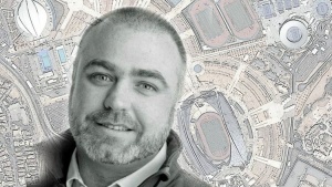&Alpha;&lambda;&epsilon;&xi;ά&nu;&tau;&epsilon;&rho;: &laquo;&Theta;&alpha; &epsilon;ί&mu;&alpha;&sigma;&tau;&epsilon; &epsilon;&delta;ώ &gamma;&iota;&alpha; &tau;&omicron;&nu; &Pi;&alpha;&nu;&alpha;&theta;&eta;&nu;&alpha;ϊ&kappa;ό&raquo;