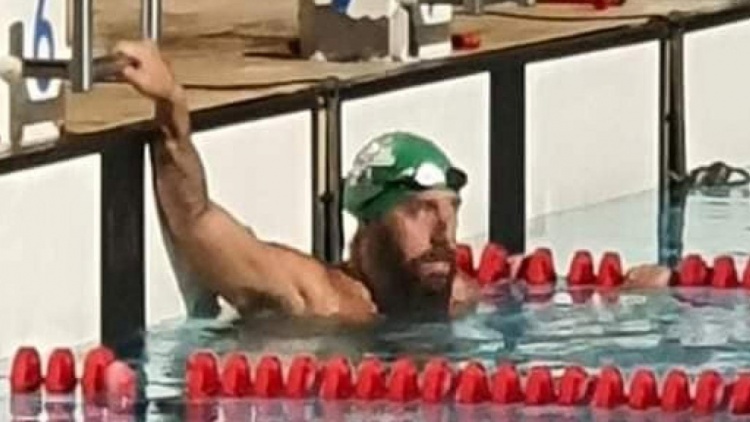 &Mu;&pi;&alpha;ί&nu;&epsilon;&iota; &sigma;&tau;&omicron; &Pi;&alpha;&rho;&alpha;&tau;&rho;ί&alpha;&theta;&lambda;&omicron; &omicron; &Pi;&alpha;&nu;&alpha;&theta;&eta;&nu;&alpha;ϊ&kappa;ό&sigmaf;